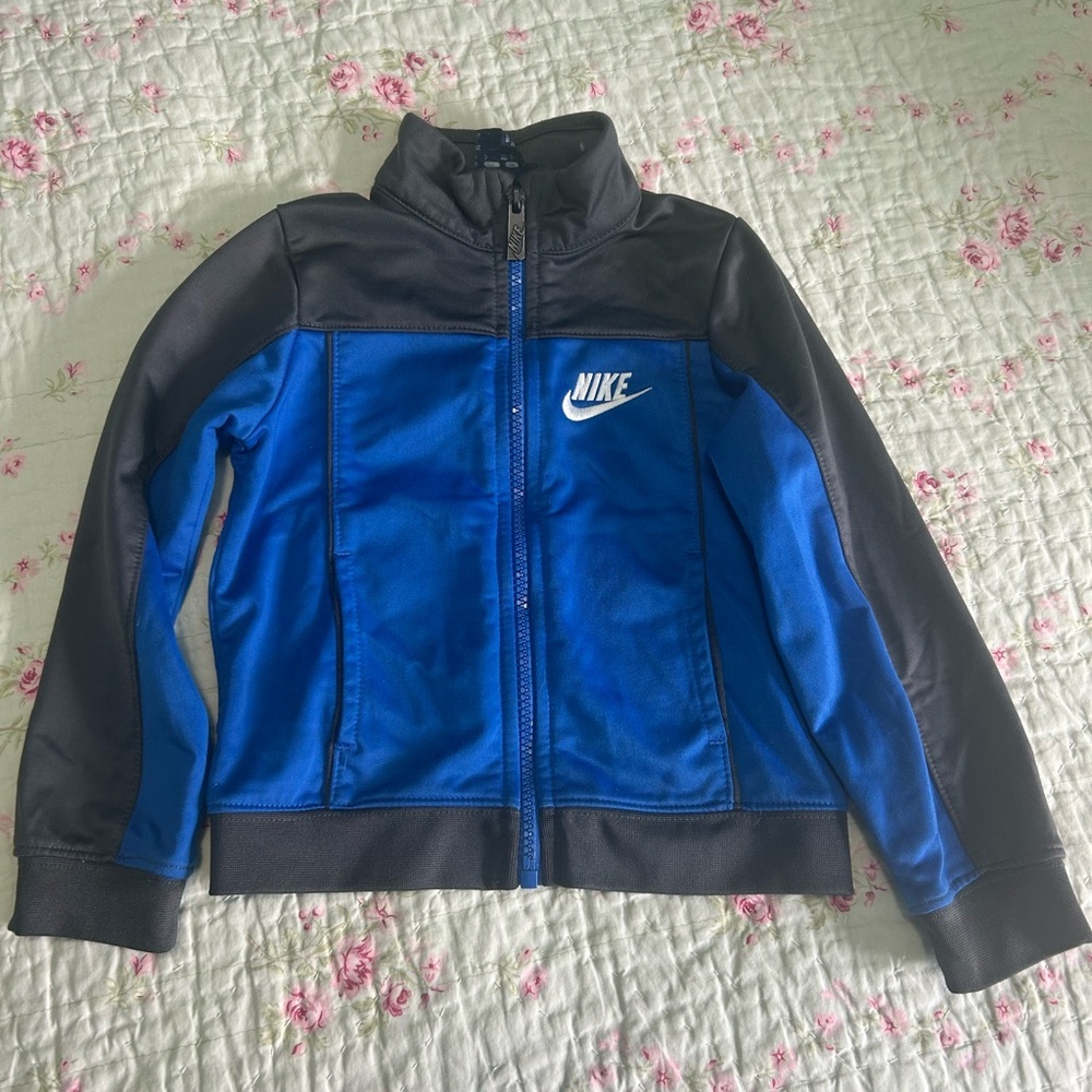 Toddler Nike athletic jacket size 3T - Picture 1 of 3